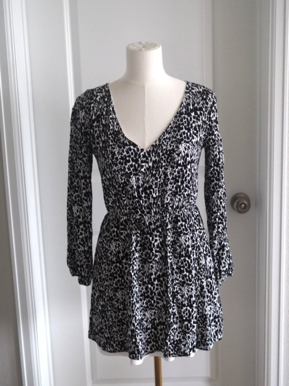 Abercrombie & Fitch Black White Animal Print Long Sleeve elastic Mini Dress S